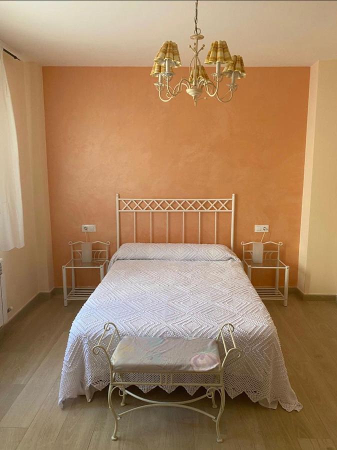 Hostal Sara Villafeliche Ngoại thất bức ảnh